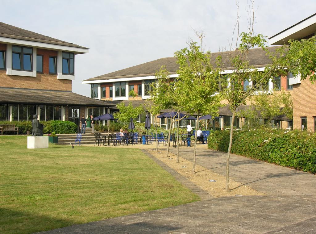 Kents Hill Park Training & Conference Centre Otel Milton Keynes Dış mekan fotoğraf